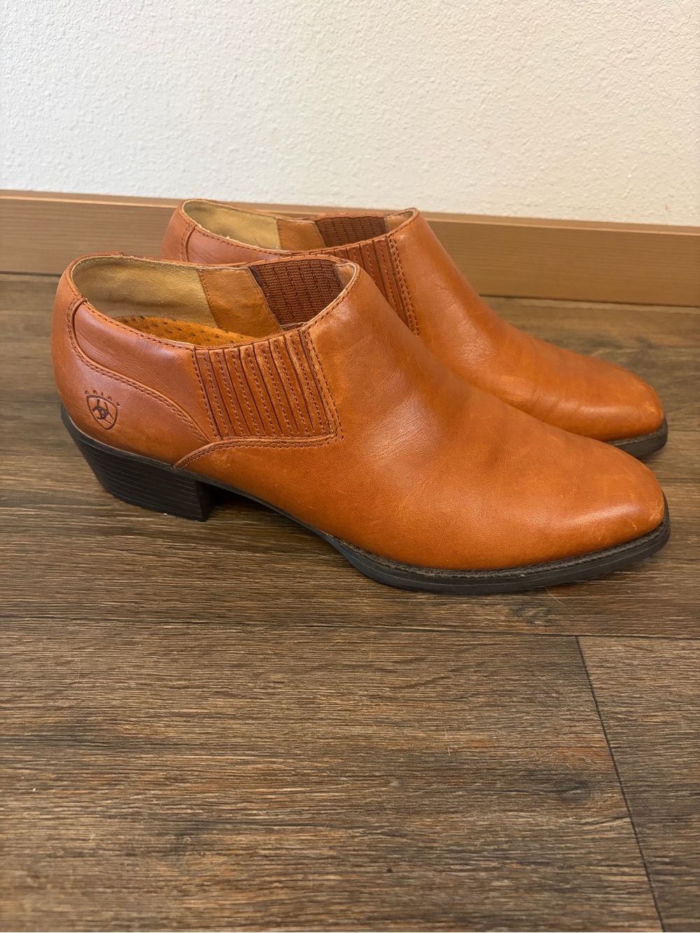 Ariat Sonora Women’s Cognac Leather Western Causal Minimalist Ankle Booties 9.5B